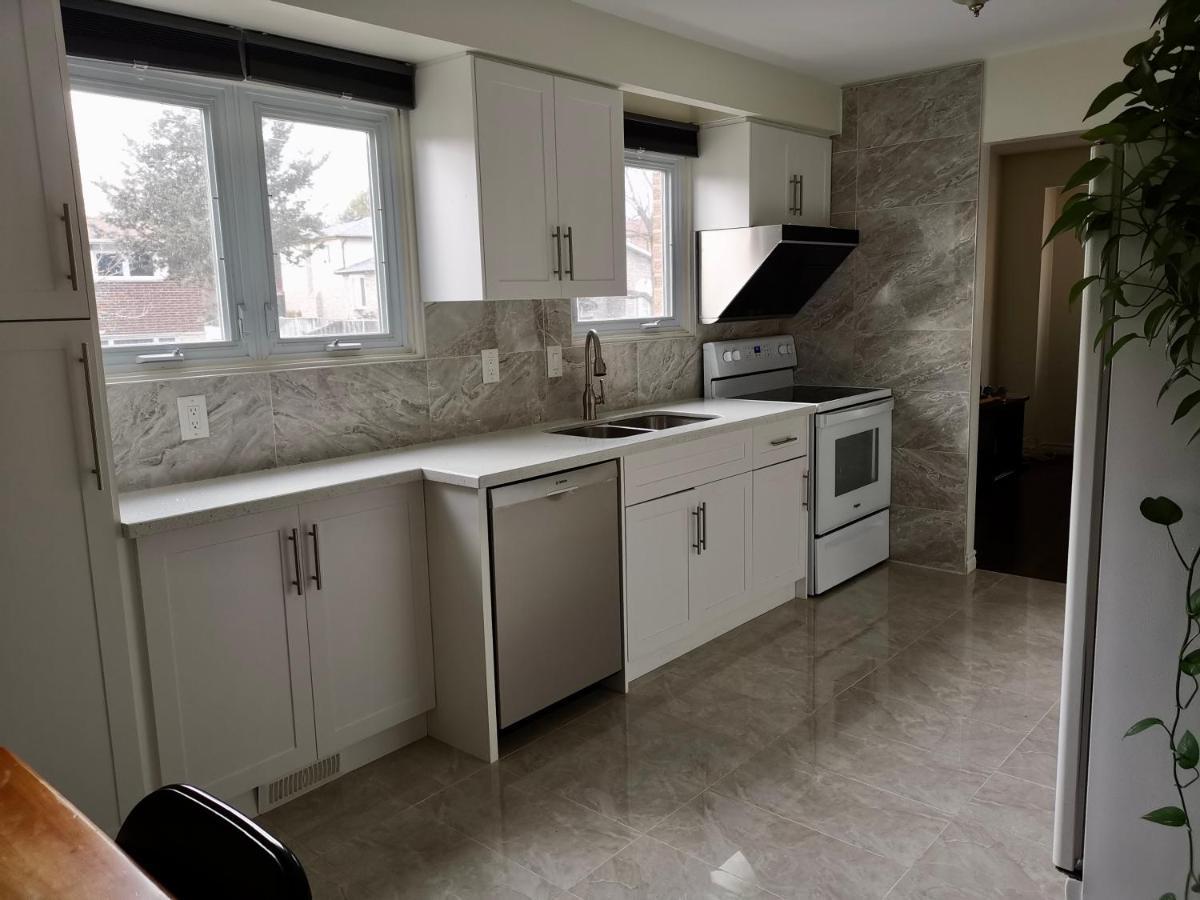 Private Rooms In House In North York Shared Kitchen Toronto Eksteriør billede